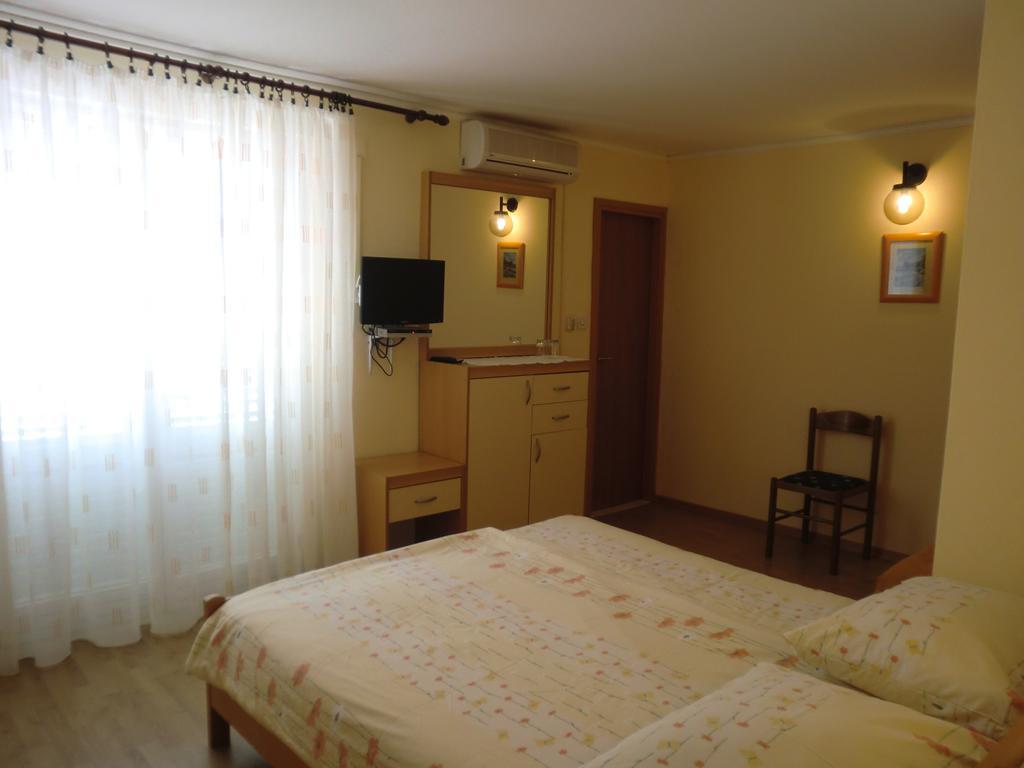 Guest House Sandra Rab Town Rom bilde
